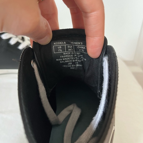 CALVIN KLEIN high top shoes - Picture 5 of 5